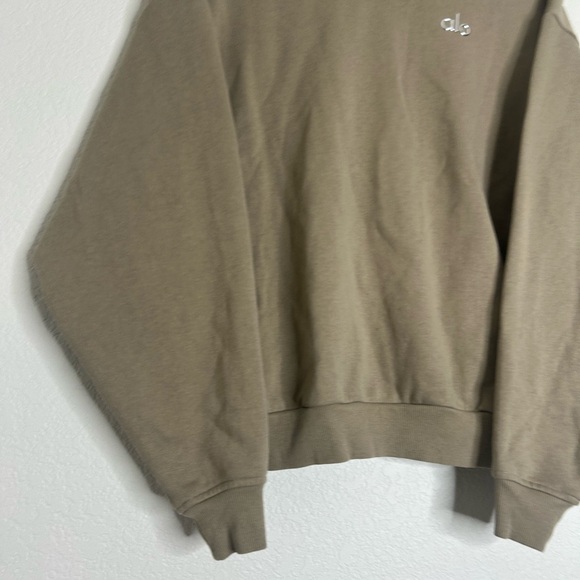 ALO Yoga Accolade Crewneck Pullover Sweatshirt - Picture 6 of 11